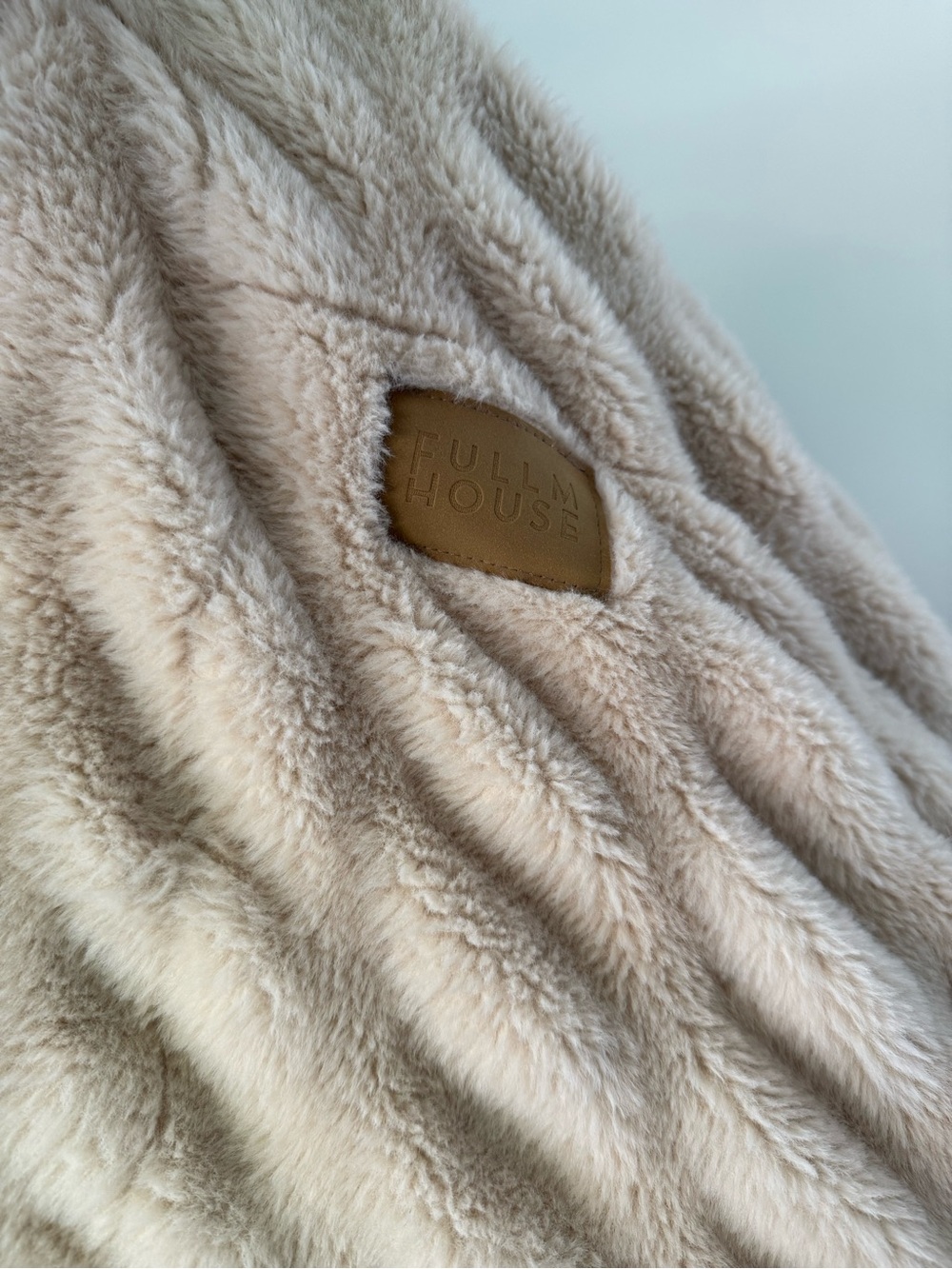 Large Lola Blanket - Fullm House Collaboration - Picture 4 of 6